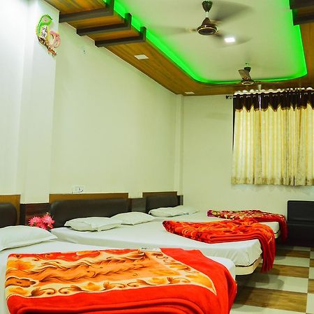 Hotel Shree Dwarkadhish Palace Удджайн Екстер'єр фото