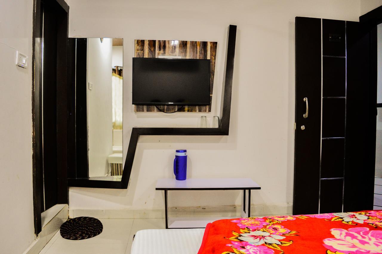 Hotel Shree Dwarkadhish Palace Удджайн Екстер'єр фото