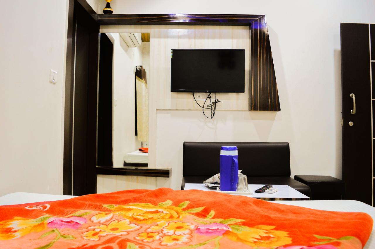 Hotel Shree Dwarkadhish Palace Удджайн Екстер'єр фото
